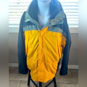 Vintage Roundtree and Yorke, outdoor men’s winter coat, parka. Size large.
